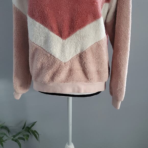 Divided Color Block Chevron Shaggy Pullover Sweatshirt M - Picture 4 of 8